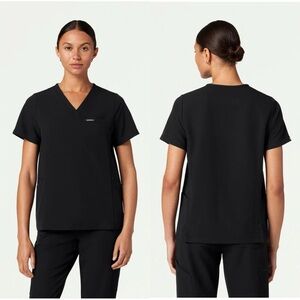 Jaanuu Magna 3-Pocket Scrub Top